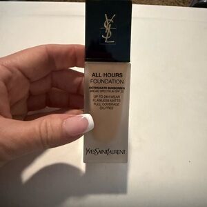 Yves Saint Laurent All Hours Foundation - Cream